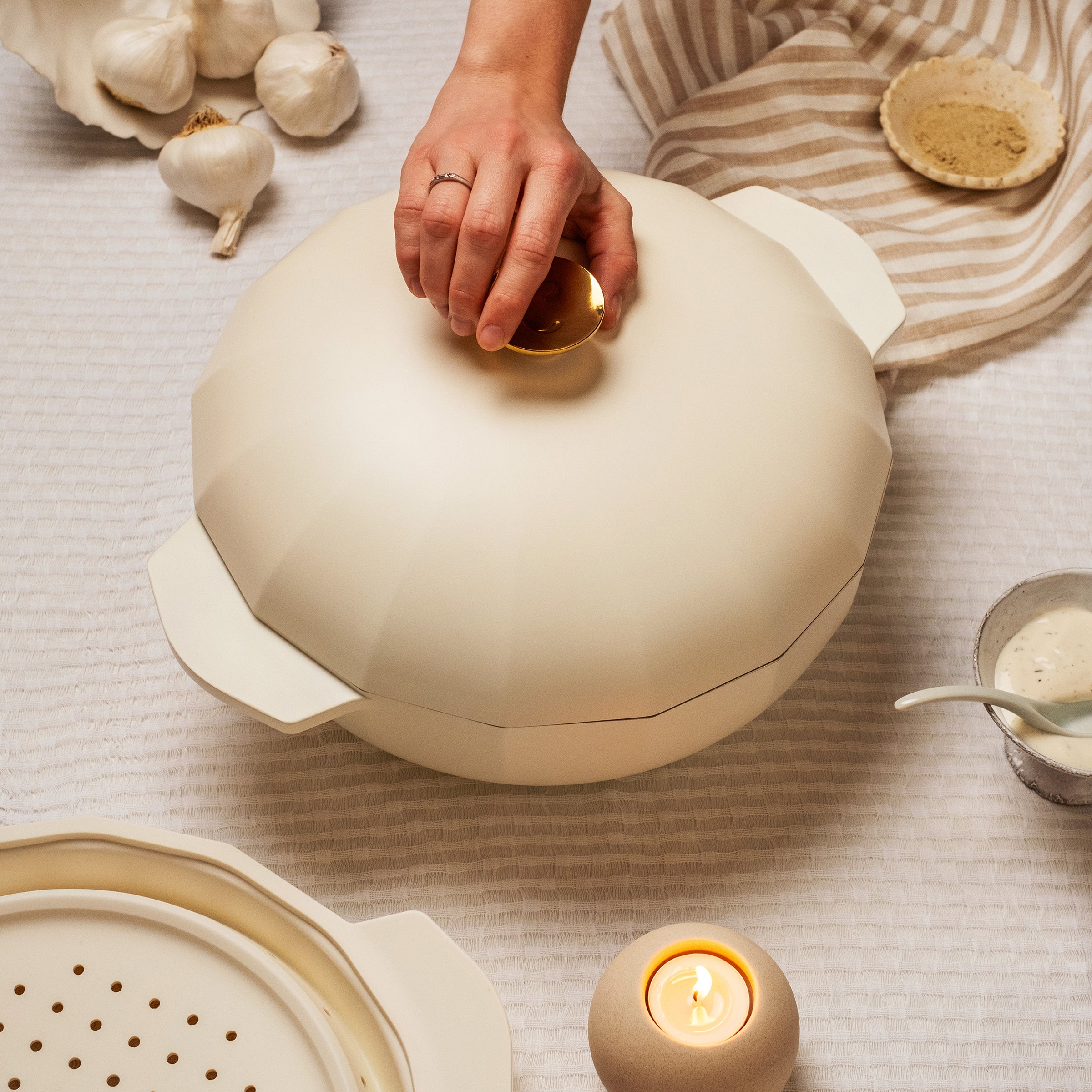 Cravings by Chrissy Teigen The Perfect Pan Lightweight Dutch Oven